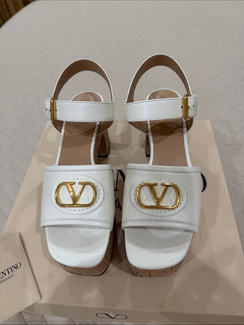 Valentino Garavani White Leather Platform Cork Sandals with Gold Logo - Picture 3 of 6